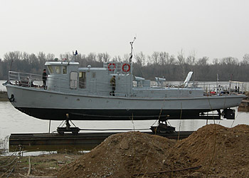 Launch tug