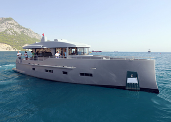 Motor yacht Bering