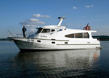 BOOMER motor yacht