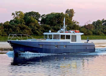 Motor yacht 17m